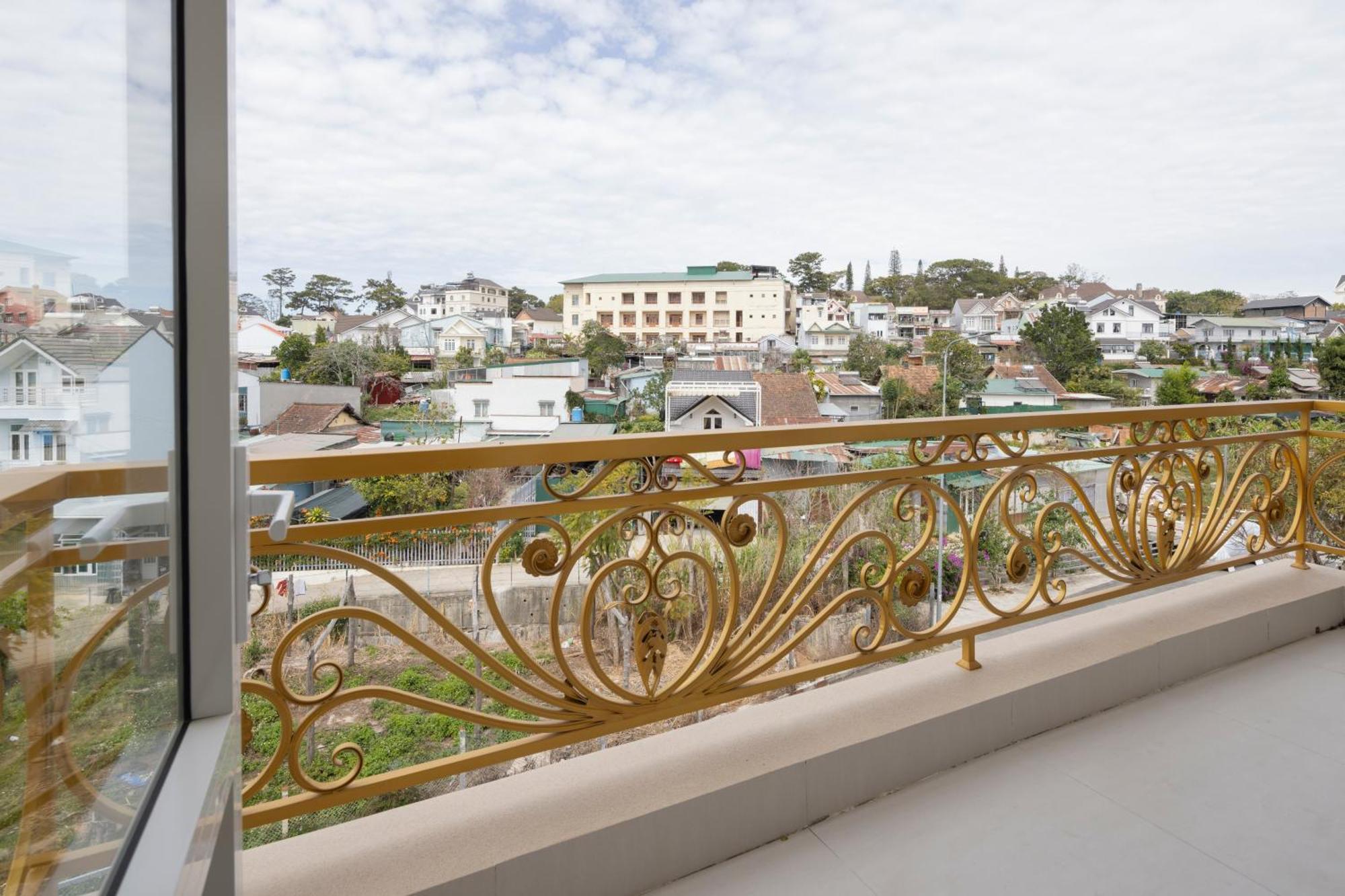 Romance Hotel Dalat エクステリア 写真